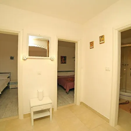 Family Friendly With A Swimming Pool Bol, Brac - 14379 Apartman Bol