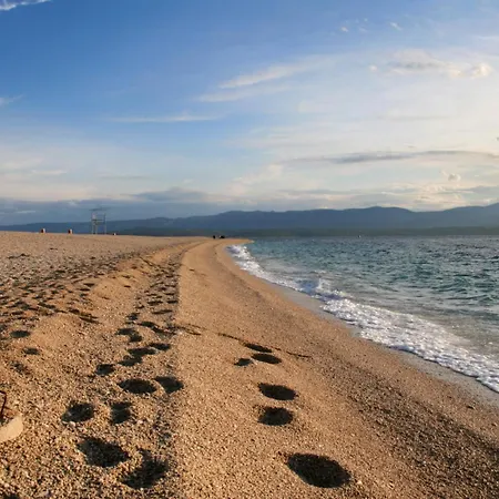 Apartman Family Friendly With A Swimming Pool Bol, Brac - 14379