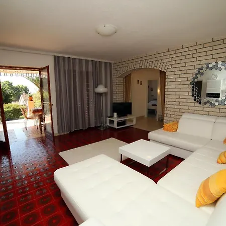 Appartement Family Friendly With A Swimming Pool Bol, Brac - 14379